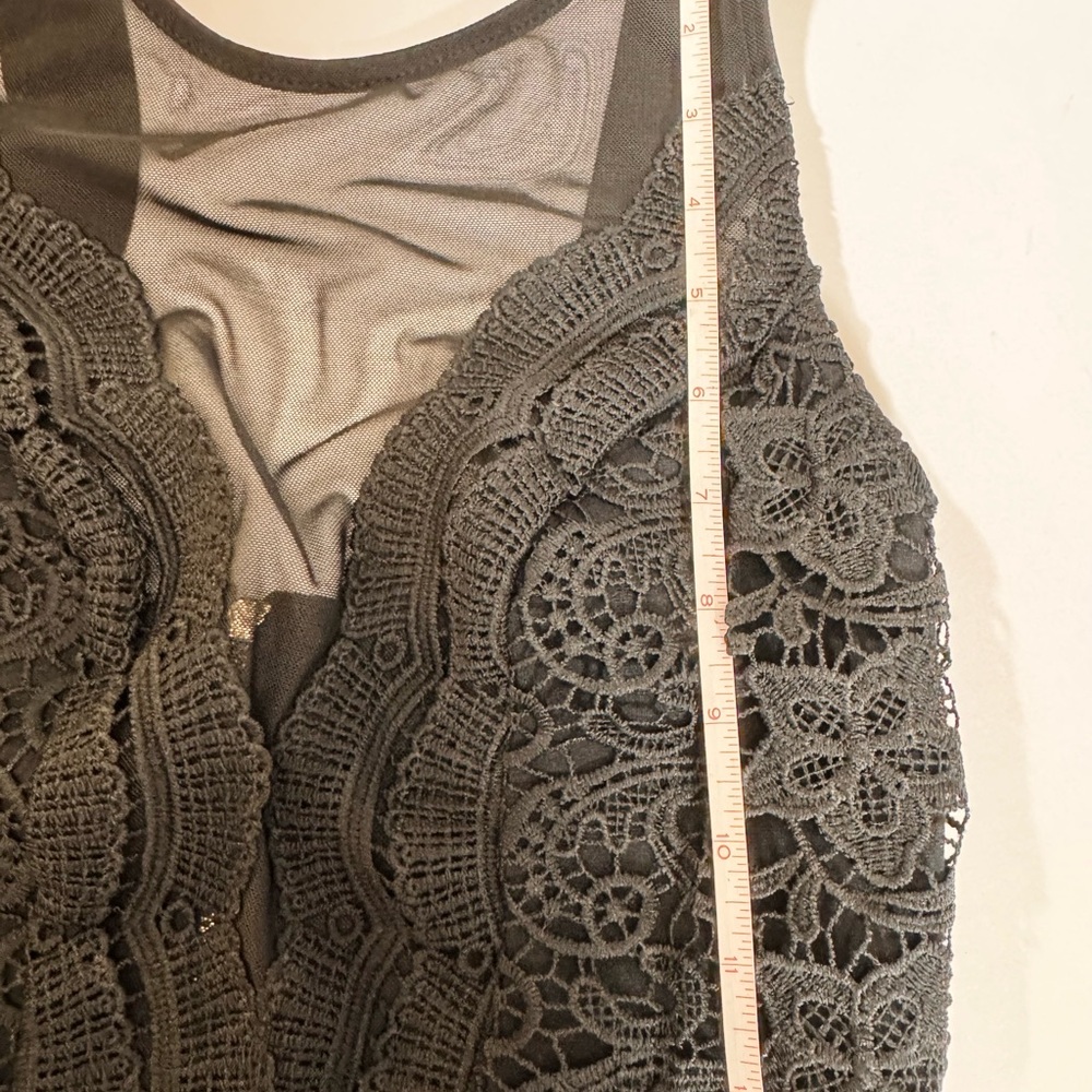 Windsor Small Black Knit Wit Crochet Crop Top - Picture 7 of 9